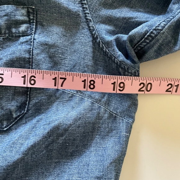 Tommy Bahama Embroidered Birds Floral Shirt Womens M Blue Linen Cotton Chambray - Picture 8 of 10